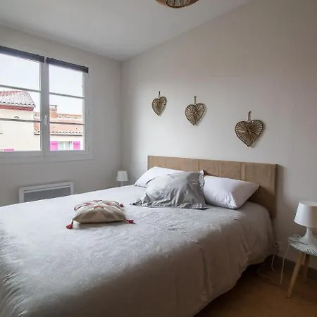 4 Et 6 Personnes Au Coeur Du Centre Medieval De Apartamento Billom