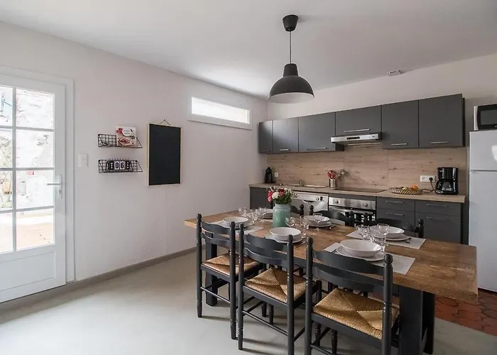 Apartment 4 Et 6 Personnes Au Coeur Du Centre Medieval De Billom