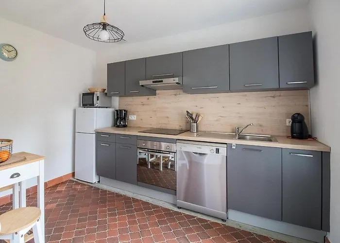 4 Et 6 Personnes Au Coeur Du Centre Medieval De