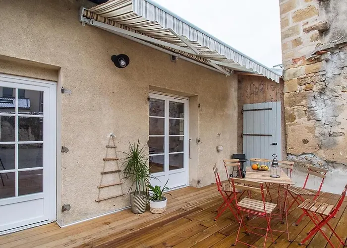 4 Et 6 Personnes Au Coeur Du Centre Medieval De Apartment Billom